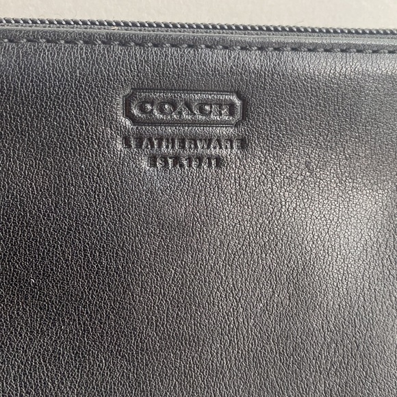 Coach smooth leather wristlet wallet credit card case black silver excellent - Picture 2 of 11
